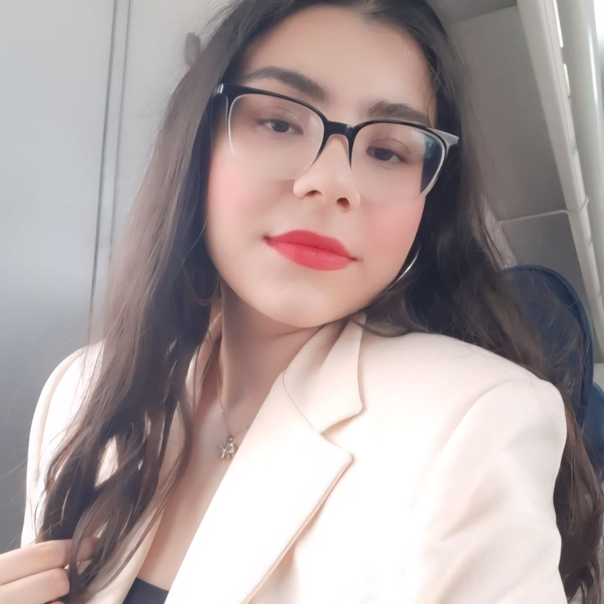 Psikolog İlknur Yılmazgil